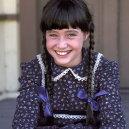 Shannen Doherty, imagine din copilărie, cu două codițe