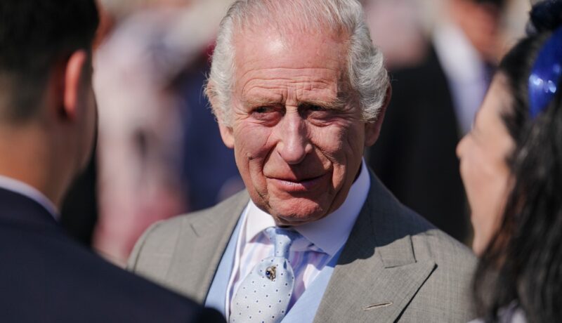 De ce Prințul Archie și Prințesa Lilibet nu primesc urări din partea Familiei Regale. Ducii de Sussex au stârnit o serie de tensiuni în ultimii ani