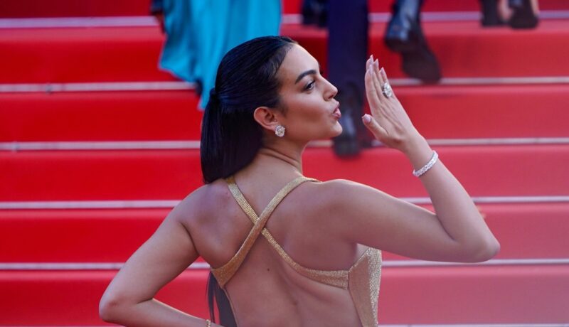 Festivalul de Film de la Cannes a interzis ținutele „indecente” de la ceremonia anuală. Covorul roșu de anul acesta ar putea arăta complet diferit